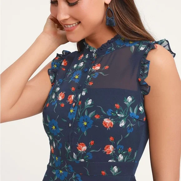 ✨HP✨ Lulus. Porch Swing Navy Blue Floral Print Skater Dress. Size Medium - Picture 4 of 8